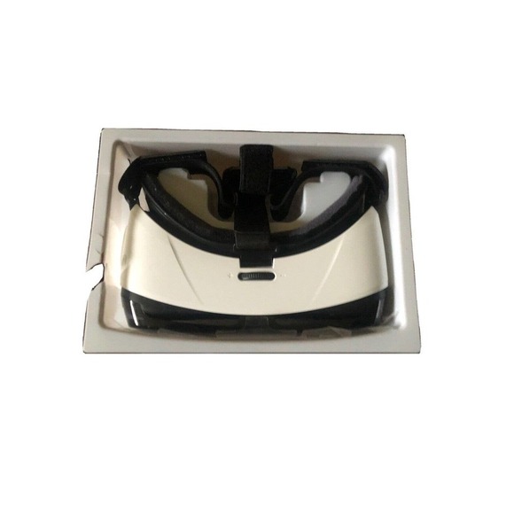 - Samsung SM-R322NZWAXAR Gear VR Headset - Frost White - Picture 2 of 5